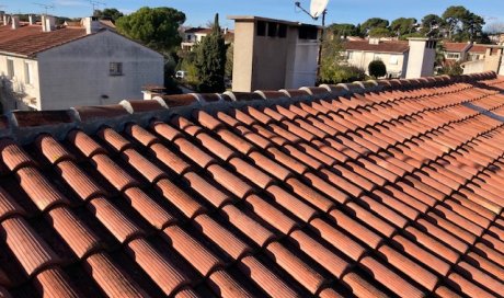 Réparation d'un faitage et deux rives avec étanchéité de velux à Montpellier